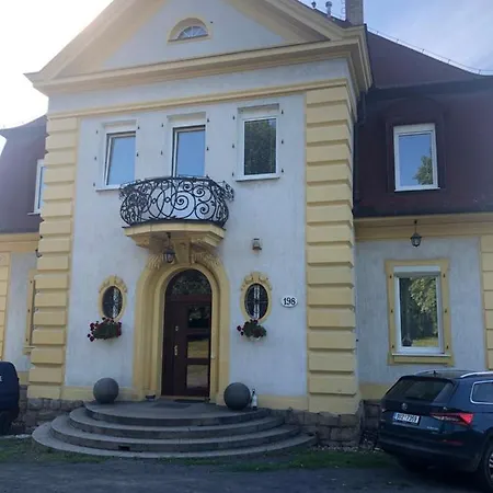 Ubytovani V Soukromi Rodinne Vily V Decine Exterior photo