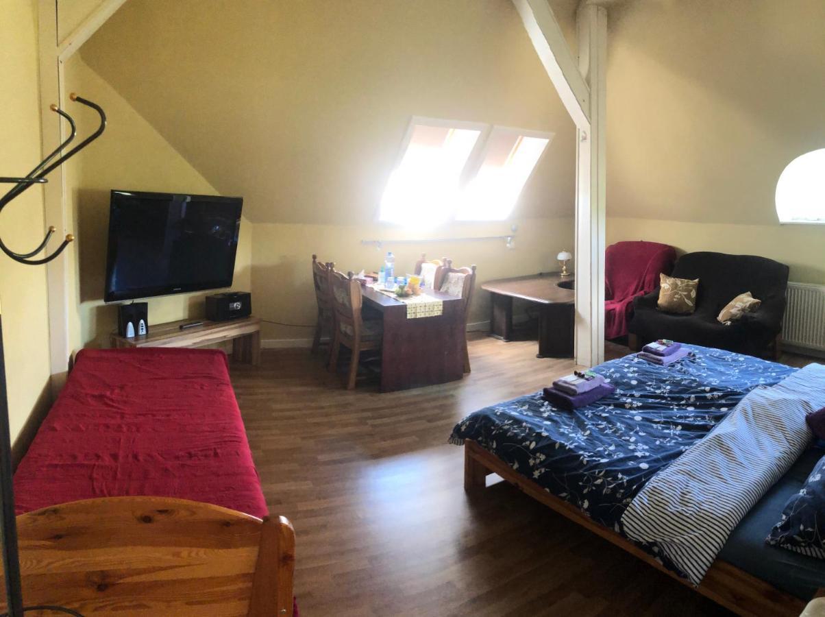 V Soukromi Rodinne V Decine Homestay
